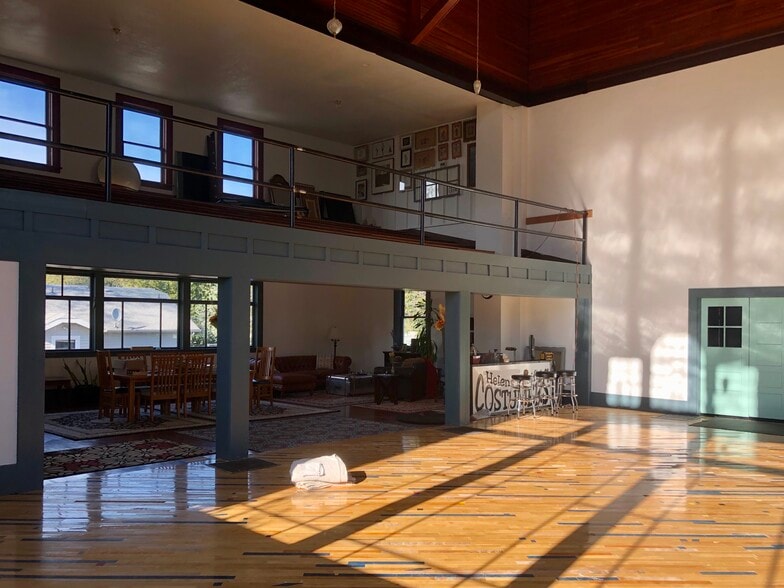 More Photos Of 7809 NE Everett St, Portland Religious Facility For Sale