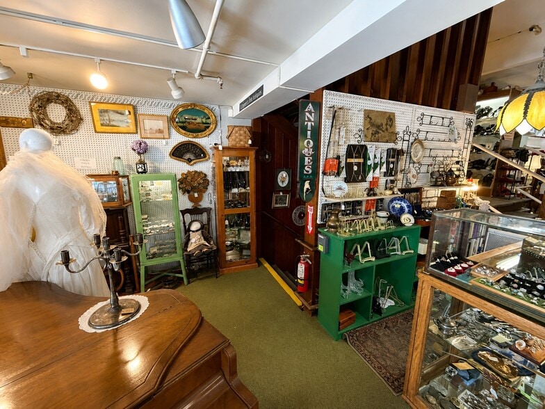 More Photos Of 123 S Union St, Traverse City Freestanding For Sale