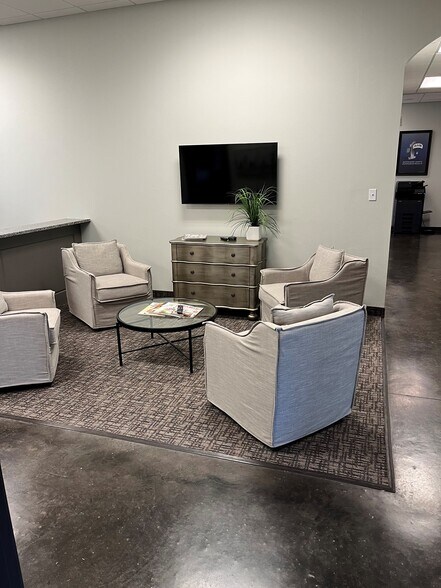 More Photos Of 1241 W Green Oaks Blvd, Arlington Coworking Space