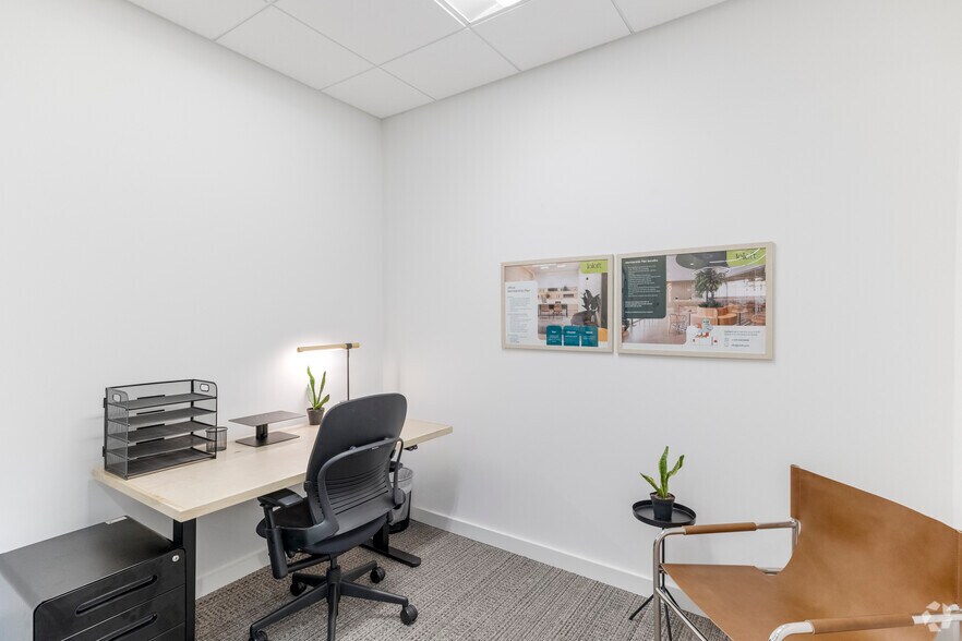 More Photos Of 4750 S 44th Pl, Phoenix Research And Development For Lease