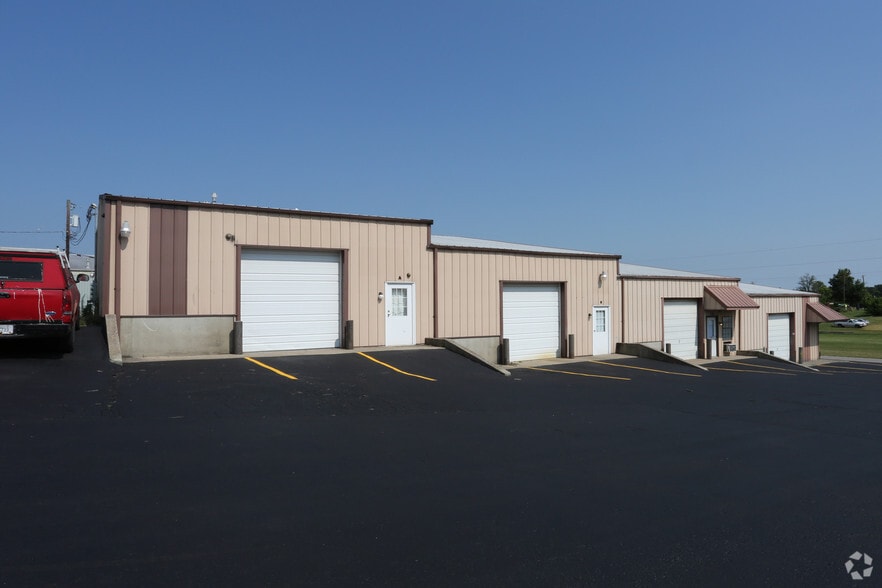 More Photos Of 3003 Park Central Ave, Nicholasville Light Distribution For Lease