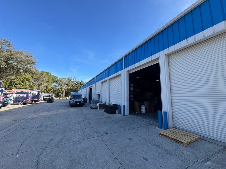 More Photos Of 6720 33rd St E, Sarasota Warehouse For Sale