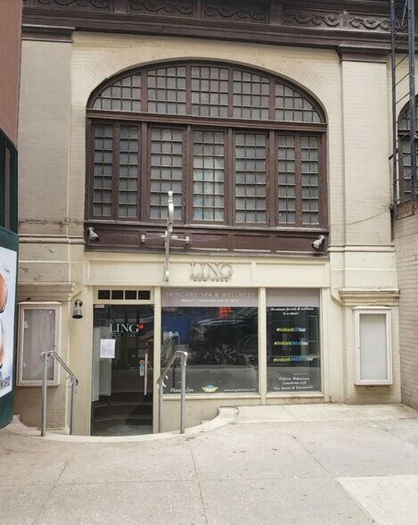 More Photos Of 8-10 E 16th St, New York Apartments For Lease