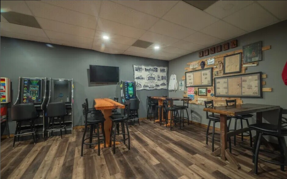 More Photos Of 1107 Cherokee Ave, Seneca Restaurant For Sale