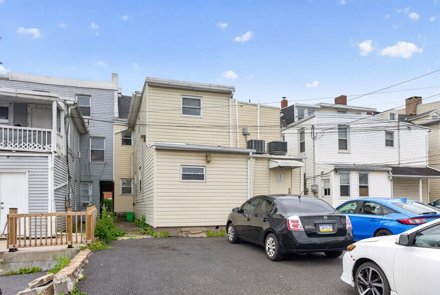More Photos Of 449-451 W Linden St, Allentown Office For Sale