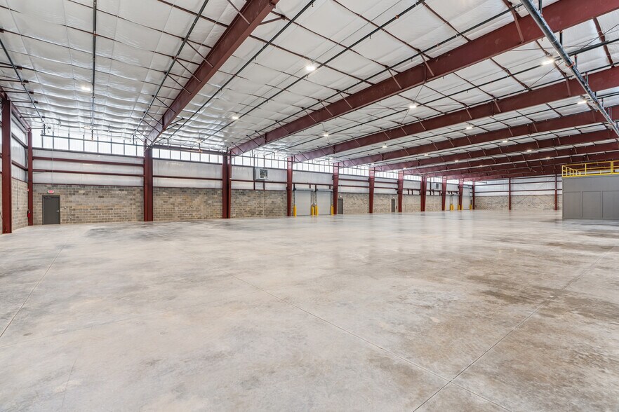 More Photos Of 5435 SW 6th Pl, Ocala Warehouse For Lease