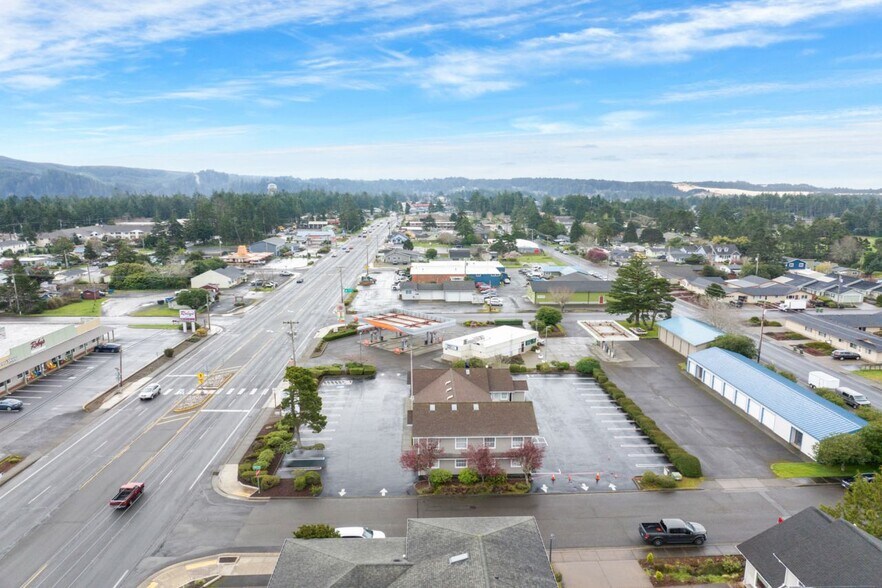 More Photos Of 1875 Highway 101, Florence Office For Sale