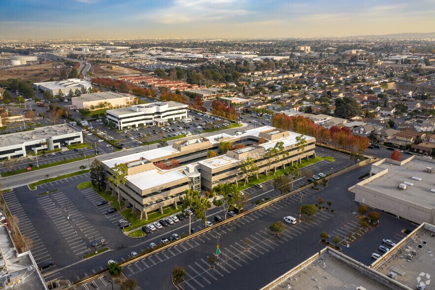 More Photos Of 3625 Del Amo Blvd, Torrance Office For Lease