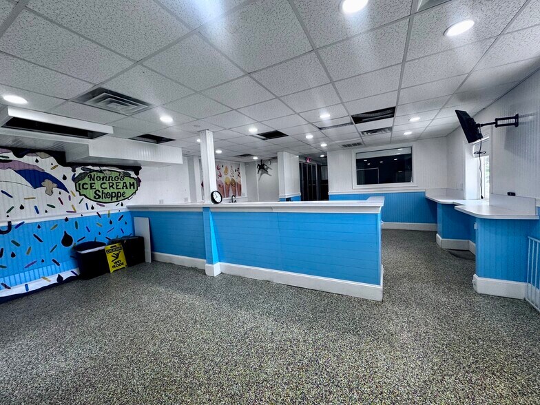 More Photos Of 270 Seabury St, Fall River Storefront For Sale