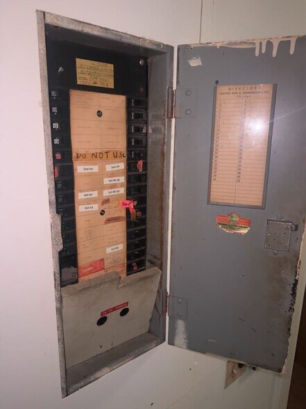 More Photos Of 5001 S Hermitage Ave, Chicago Religious Facility For Sale