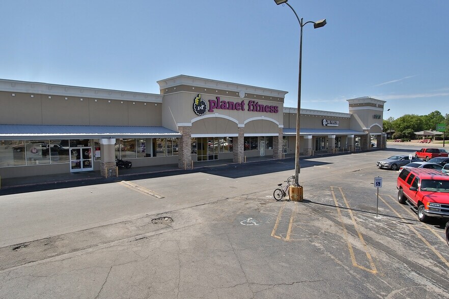 More Photos Of 8150 S US 59 Hwy, Houston Unknown For Lease