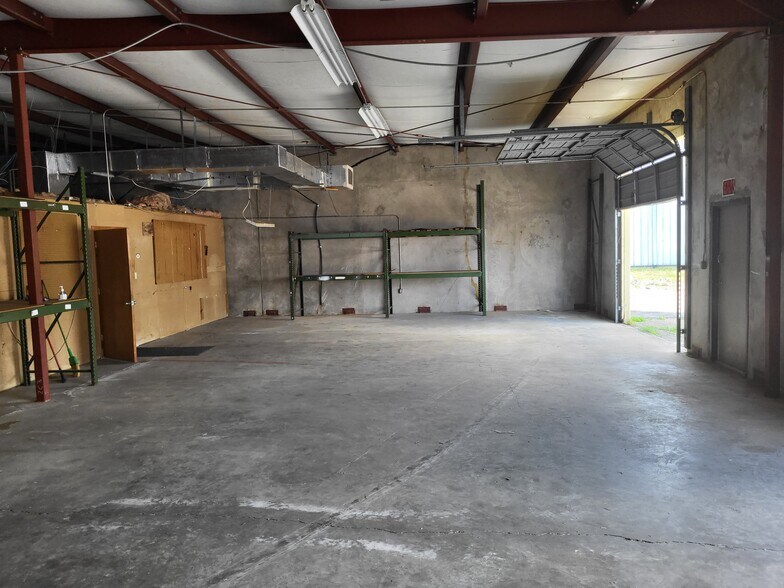 More Photos Of 646 Anchors St Nw, Fort Walton Beach Warehouse For Sale