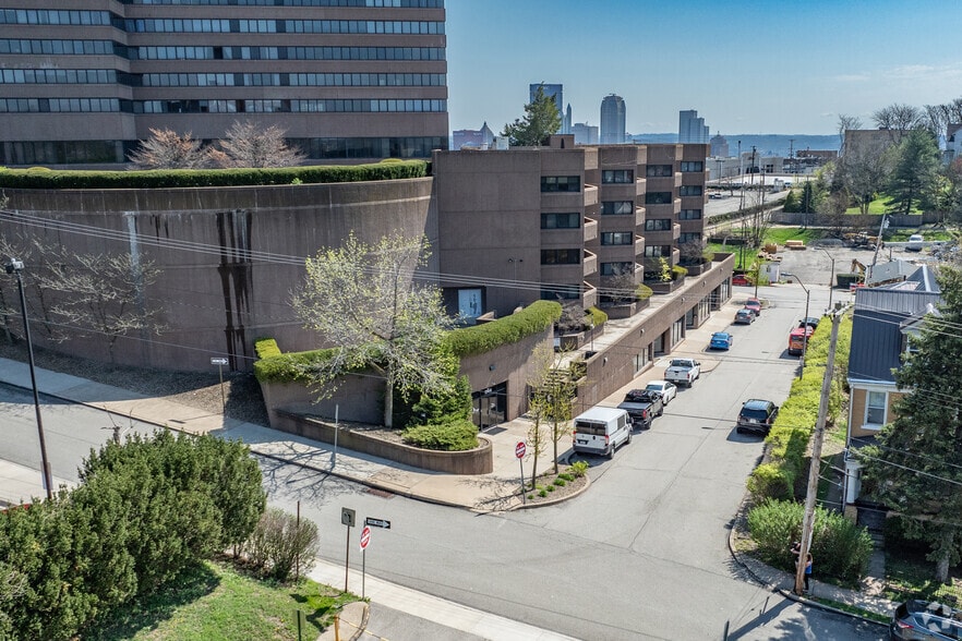 More Photos Of 1301 Grandview Ave, Pittsburgh Office For Sale
