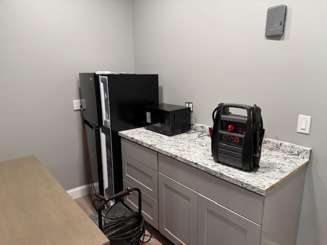 More Photos Of 7 Ruscitti Rd, New Windsor Township Flex For Lease