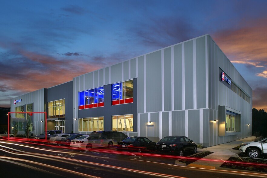 More Photos Of 465 W Arlington St, Gladstone General Retail For Sale