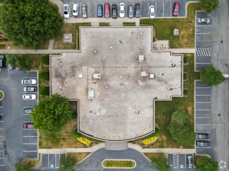 More Photos Of 10320 Mallard Creek Rd, Charlotte Unknown For Lease