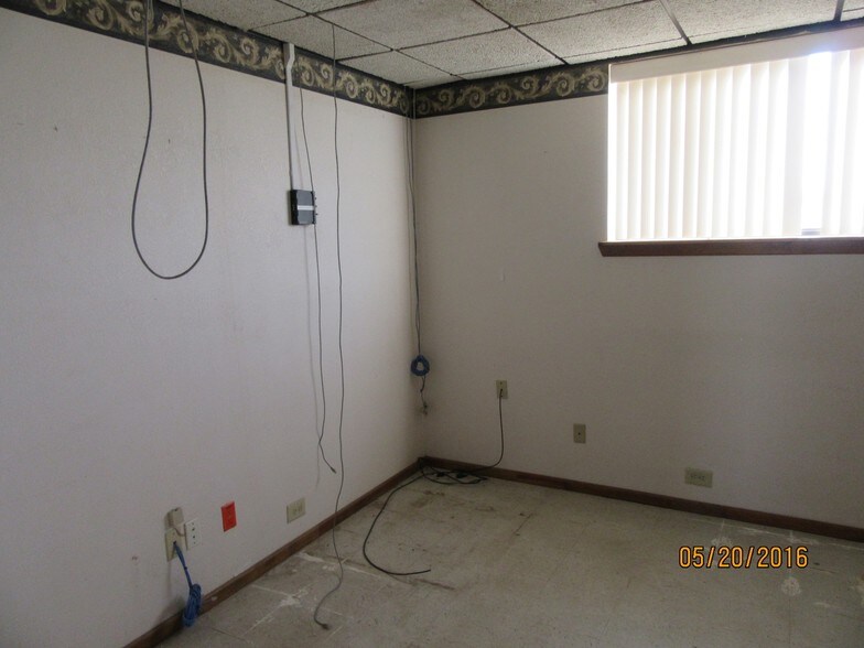More Photos Of 1506 W Broadway Pl, Hobbs Service For Sale