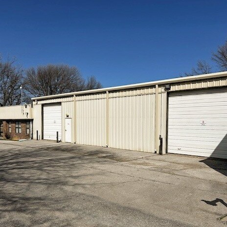 More Photos Of 1245 N Garnett Rd, Tulsa Warehouse For Lease