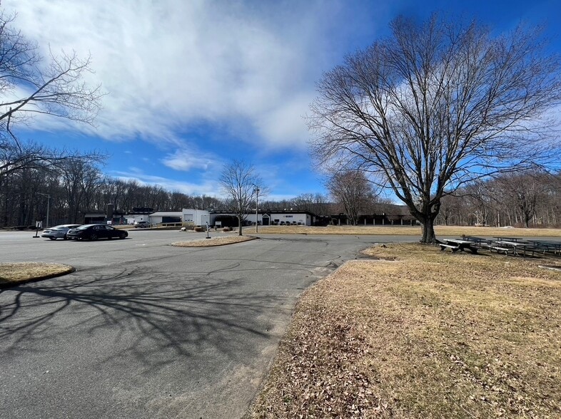 More Photos Of 150 Knotter Dr, Cheshire Manufacturing For Lease