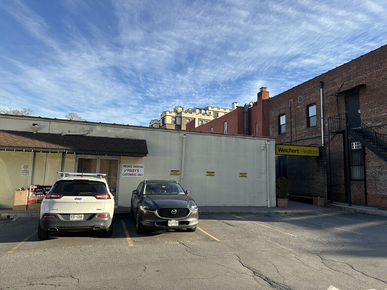 More Photos Of 2090 Boston Post Rd, Larchmont Office For Lease