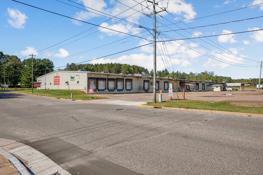 More Photos Of 675 E Allman St, Medford Warehouse For Sale