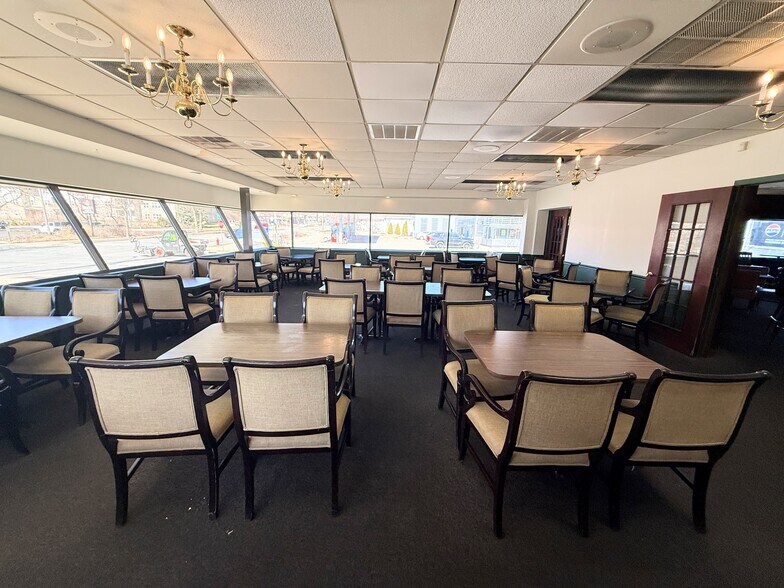 More Photos Of 1025 N Sherman Ave, Madison Freestanding For Lease