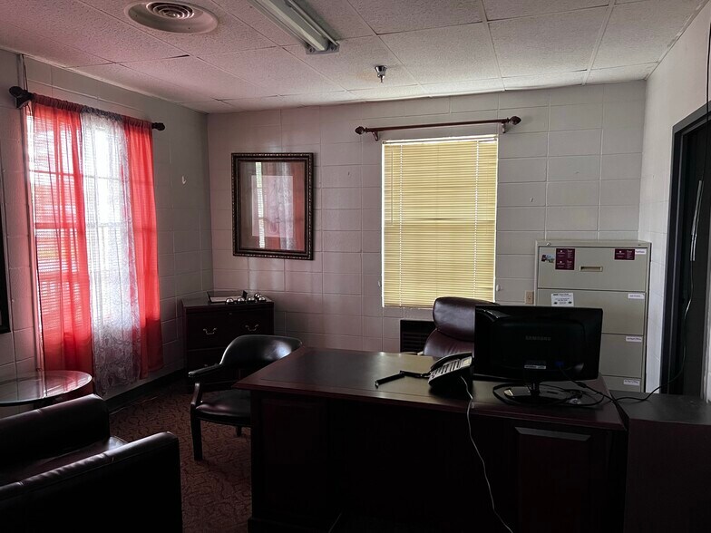 More Photos Of 1901 S Laurel St, Hope Skilled Nursing Facility For Sale