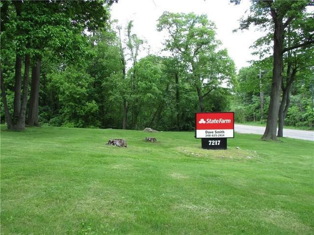 More Photos Of 7217 Sashabaw Rd, Clarkston Office Residential For Sale