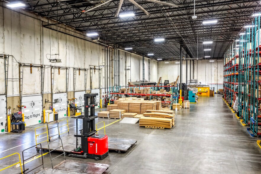 More Photos Of 121 Plantation Oaks Dr, Thomasville Manufacturing For Lease