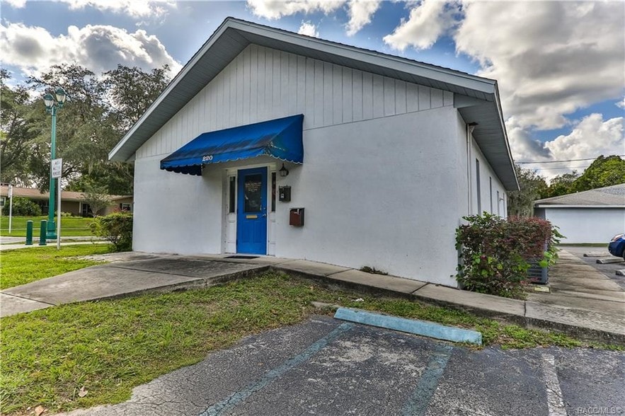 More Photos Of 202 W Highland Blvd, Inverness Medical For Lease