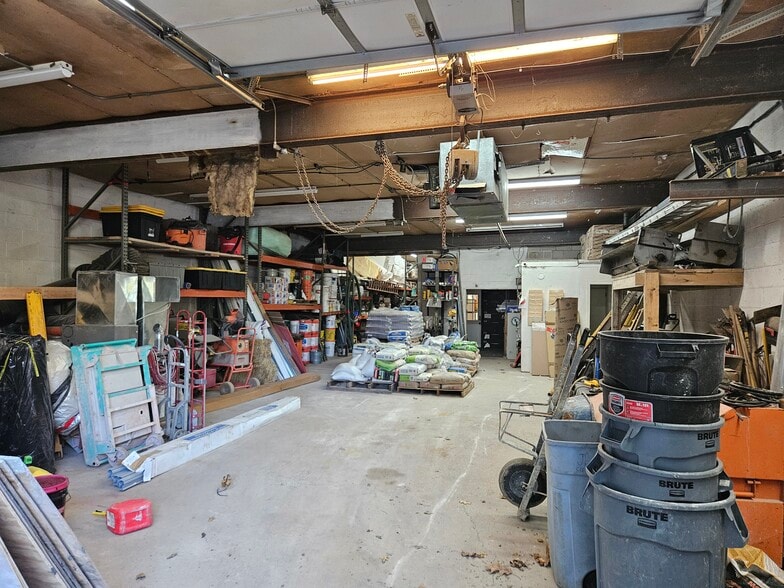 More Photos Of 9 River Rd, Conshohocken Light Distribution For Sale