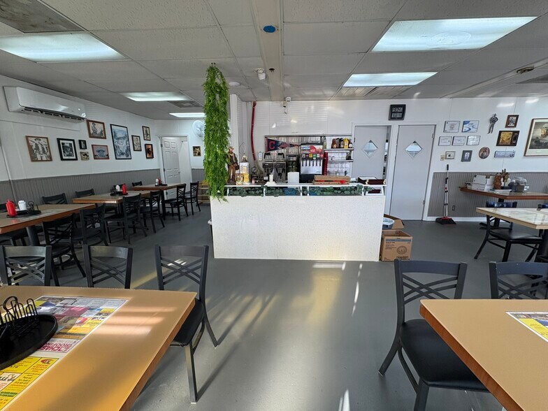 More Photos Of 4447 Gall Blvd, Zephyrhills Restaurant For Sale