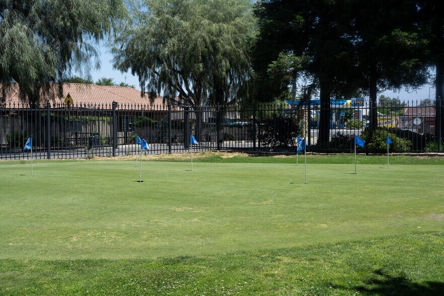 More Photos Of 510 W Visalia Rd, Exeter Golf Course Driving Range For Sale