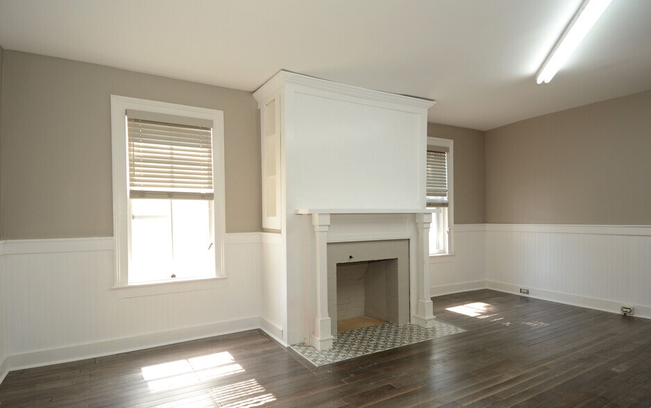 More Photos Of 20 Leigh St, Clinton Township Apartments For Sale