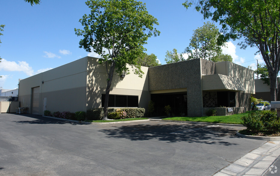 Primary Photo Of 1004 Brioso Dr, Costa Mesa Manufacturing For Lease