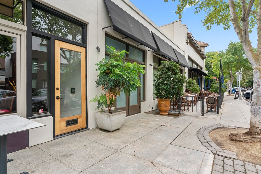 More Photos Of 1217-1221 18th St, Sacramento Storefront Retail Office For Lease