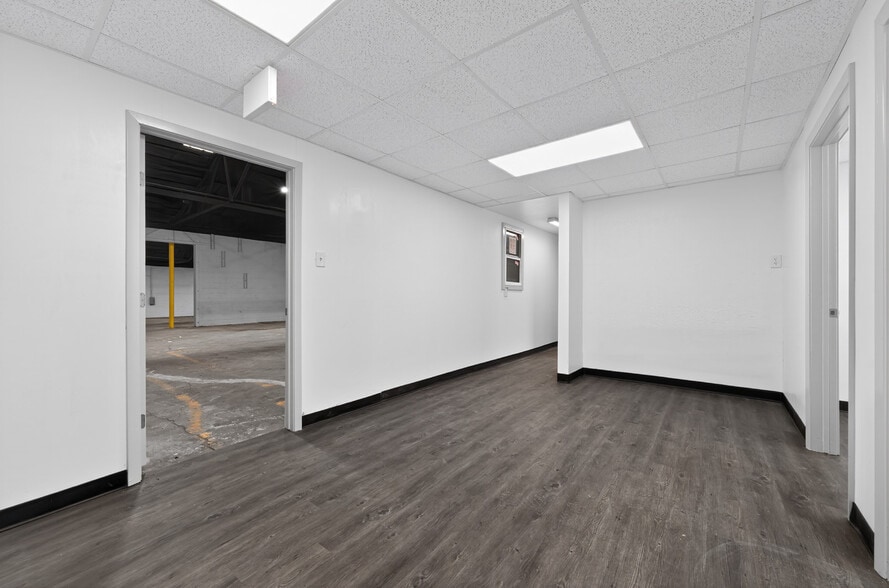 More Photos Of 5504 Forest Hill Dr, Fort Worth Warehouse For Sale