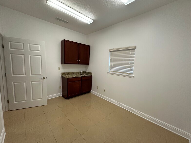 More Photos Of 1656 S Volusia Ave, Orange City Medical For Lease