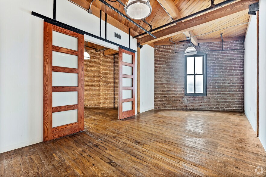 More Photos Of 1113 Vine St, Houston Loft Creative Space For Lease