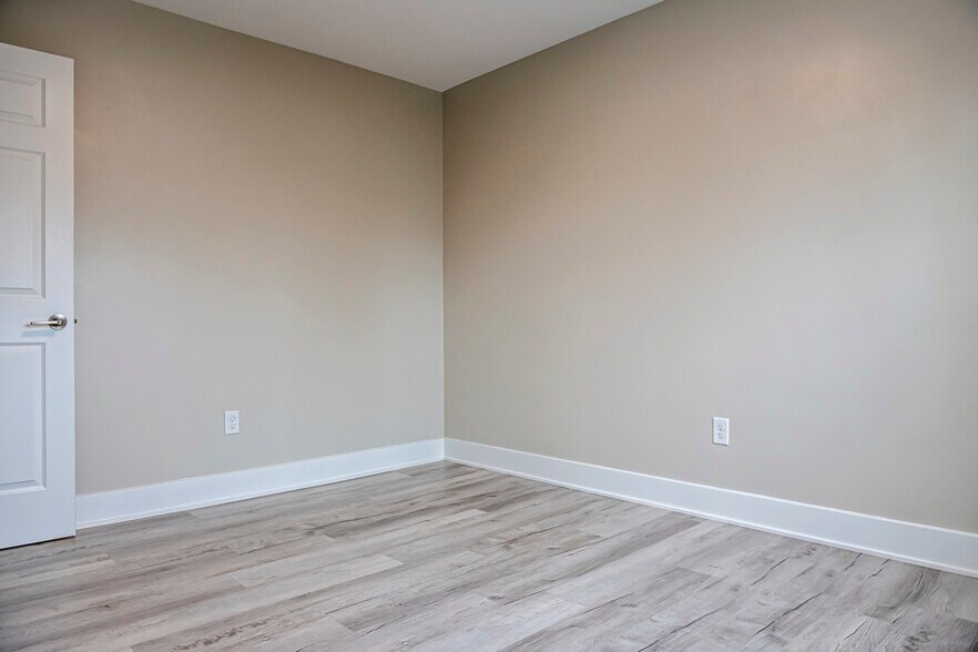 More Photos Of 320 Koch Ave, Ann Arbor Apartments For Sale