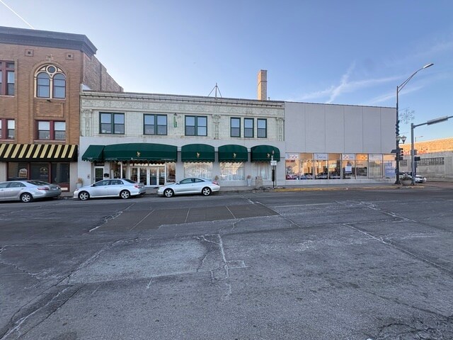More Photos Of 13102 S Western Ave, Blue Island Apartments For Lease