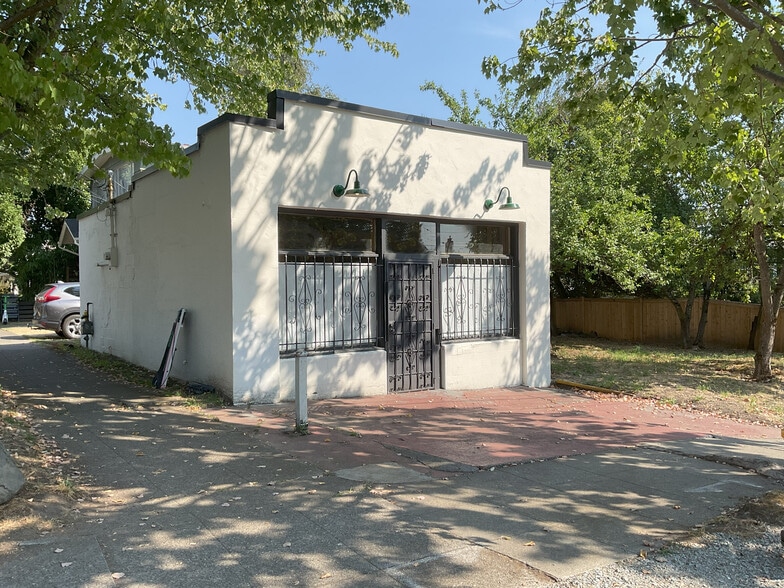 More Photos Of 2600 E Union St, Seattle Restaurant For Sale