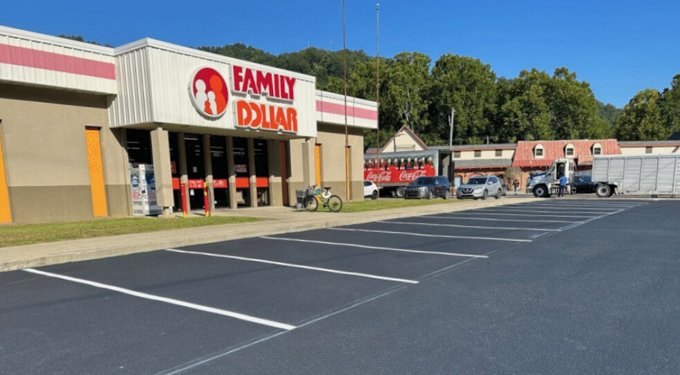 Primary Photo Of 1548 S US Highway 421, Harlan General Retail For Sale