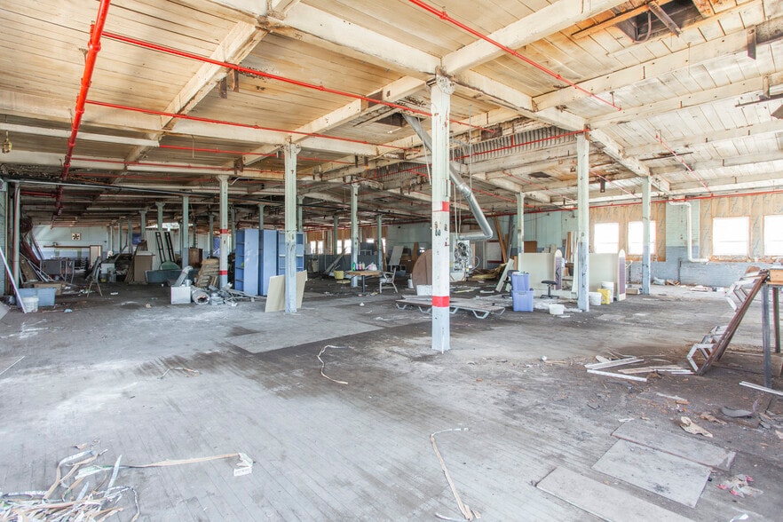 More Photos Of 2300 W 4th St, Chester Light Distribution For Lease