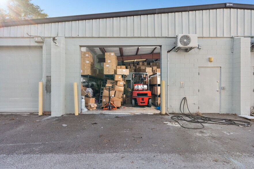 More Photos Of 175 Semoran Commerce Pl, Apopka Light Distribution For Sale