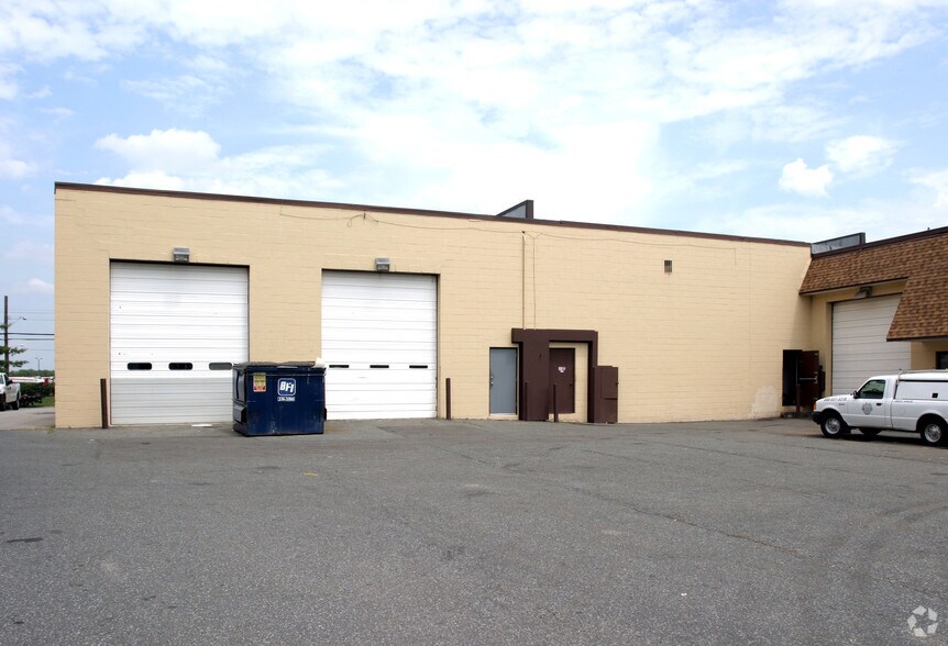 More Photos Of 8411 Old Marlboro Pike, Upper Marlboro Warehouse For Sale