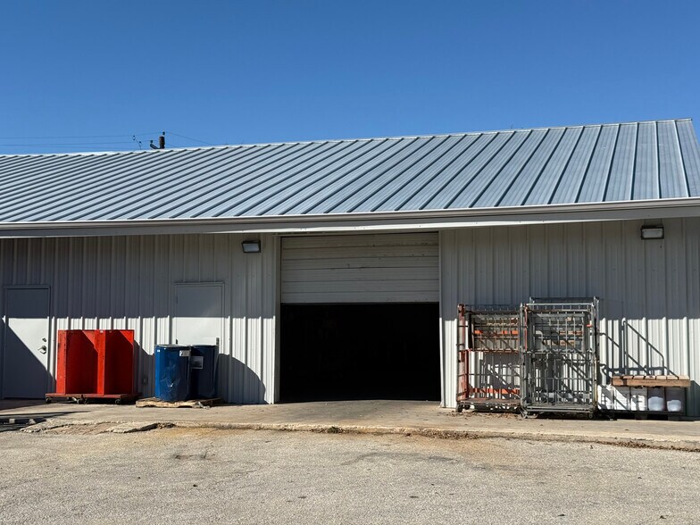 More Photos Of 1910 S Interstate 35, San Marcos Manufacturing For Sale