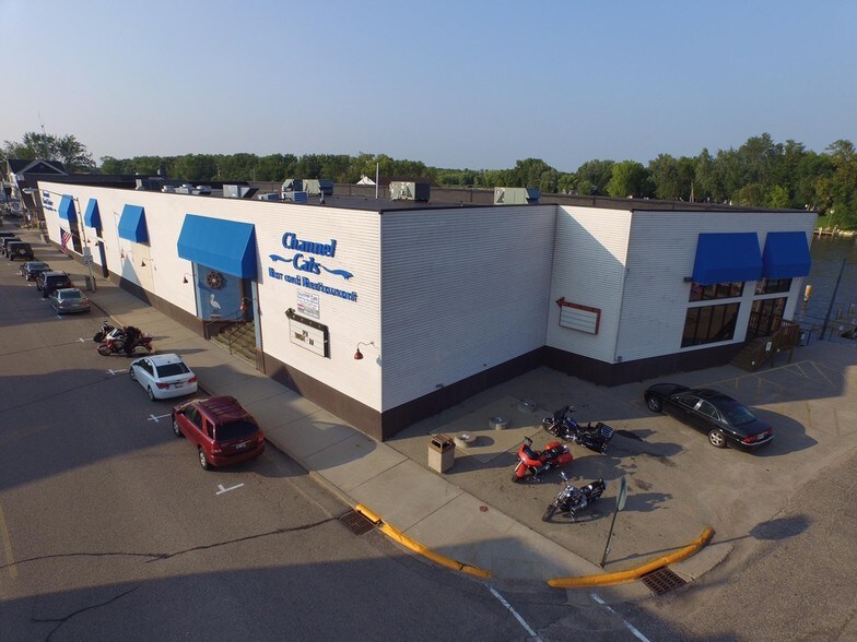 More Photos Of 204 Wolf River Dr, Fremont Marina For Sale