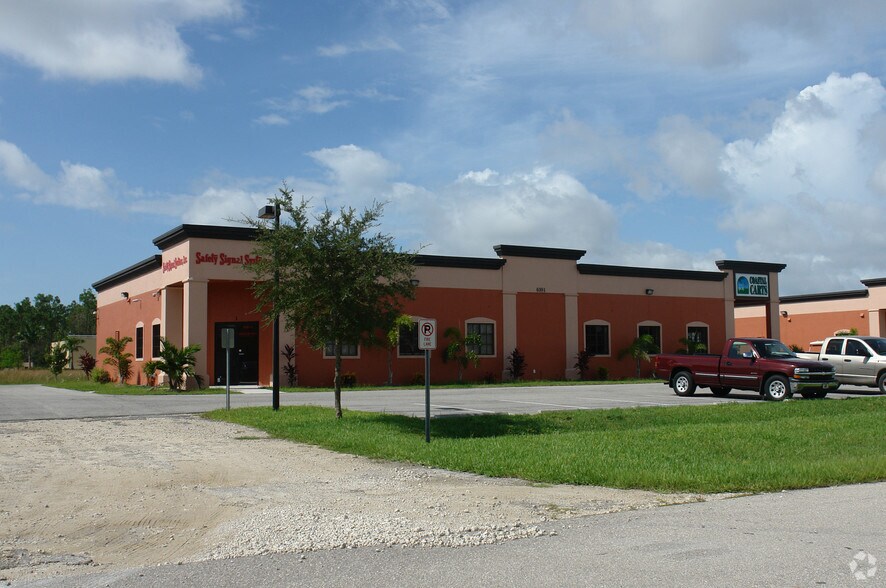 Primary Photo Of 6381 Corporate Park Cir, Fort Myers Research And Development For Lease