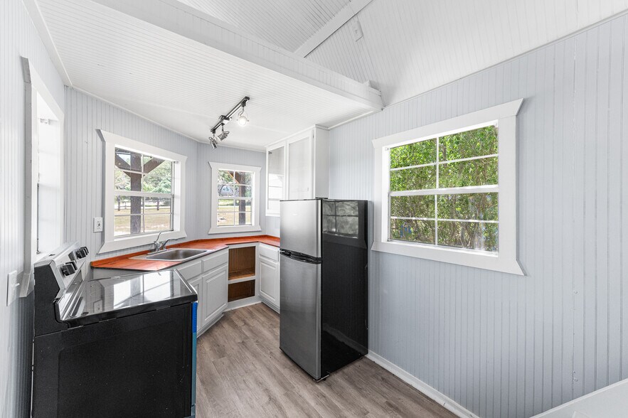 More Photos Of 9130 Rebecca Creek Rd, Spring Branch Specialty For Sale